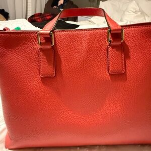 Elegant Red Leather Gucci Tote Bag